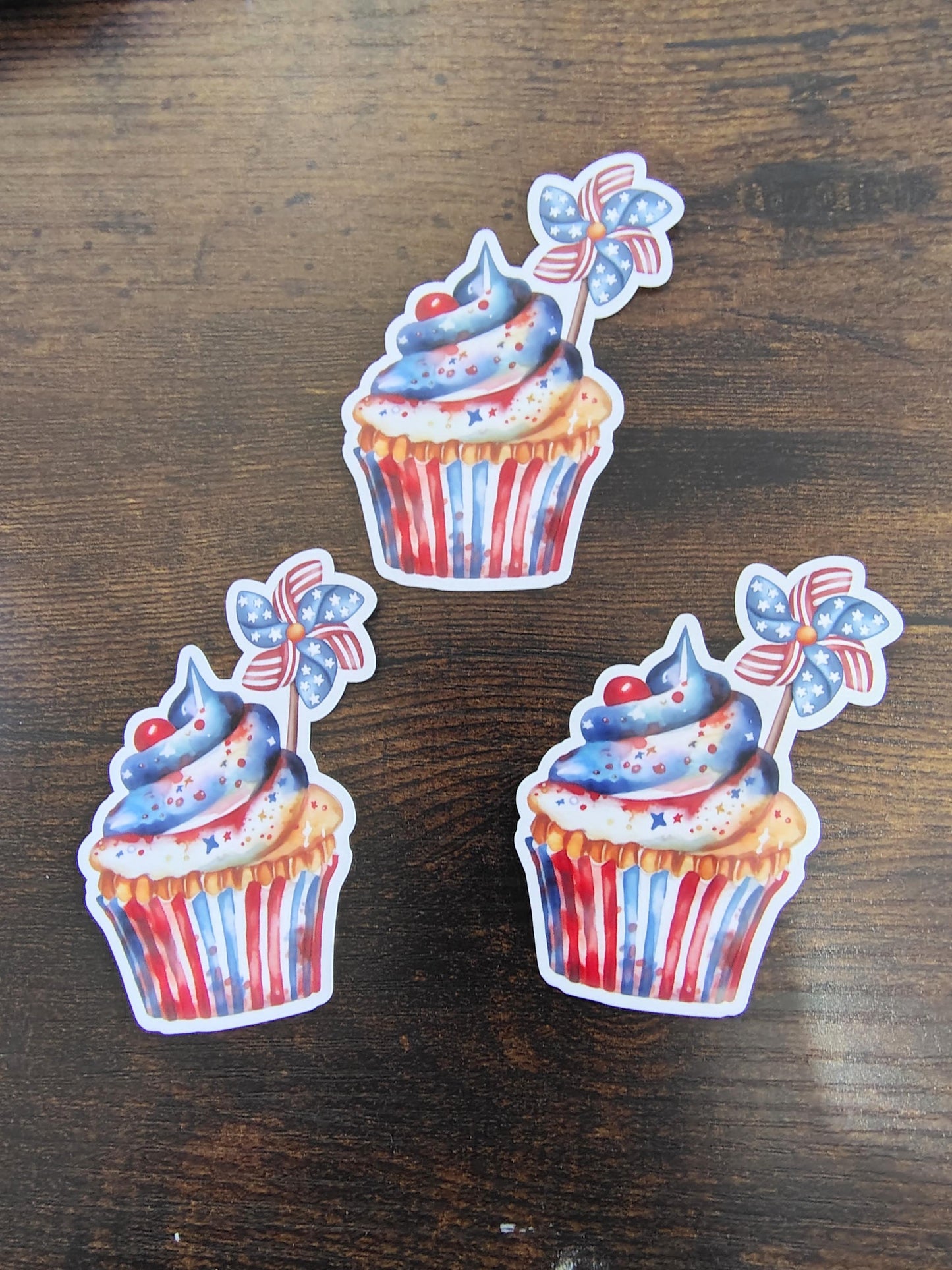 2"x3" 4th of July Cupcake with Pinwheel Sticker