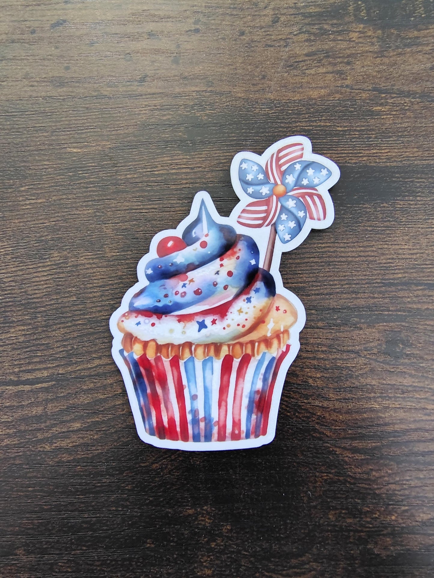 2"x3" 4th of July Cupcake with Pinwheel Sticker