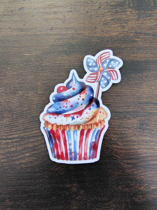 2"x3" 4th of July Cupcake with Pinwheel Sticker