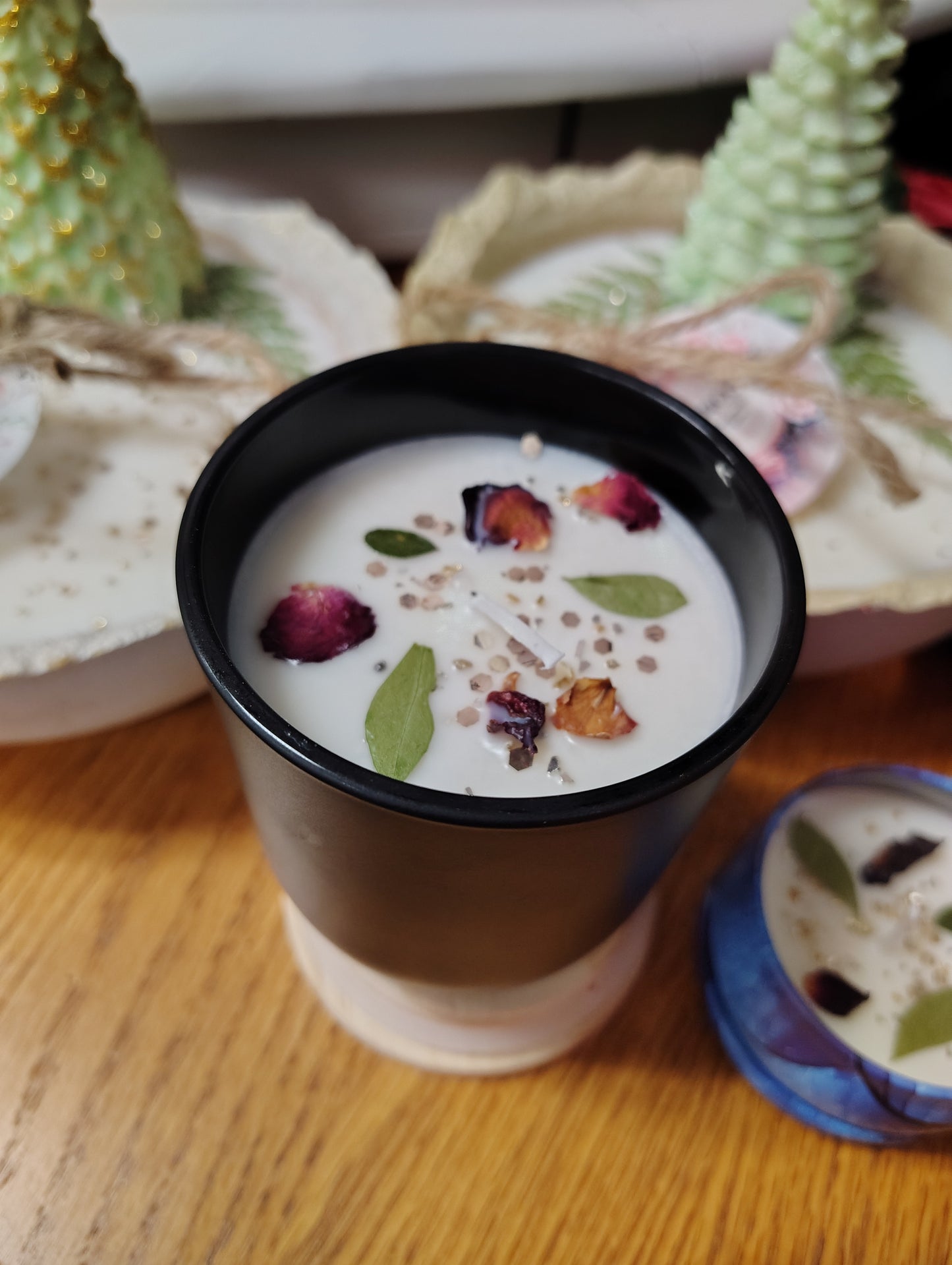 100% Soy Wax Botanical Candle – Matte Black Ceramic or Clear Glass Jar- Hand Decorated with Dried Flowers & Leaves – 4oz 8oz 16oz